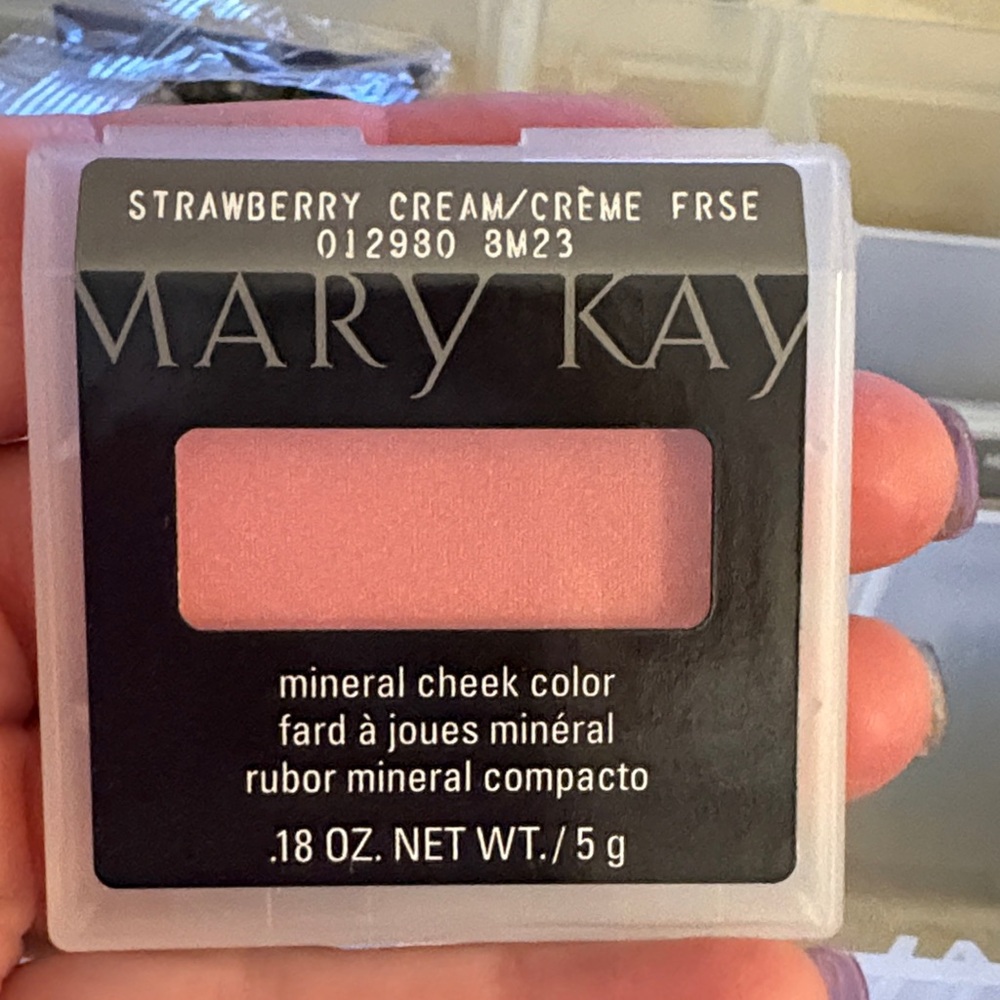 Mary Kay Mineral Cheek Color in Strawberry Cream